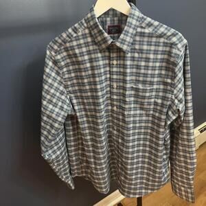 UNTUCKit, Blue Plaid Button Up Shirt, Relaxed Fit, Men’s Medium